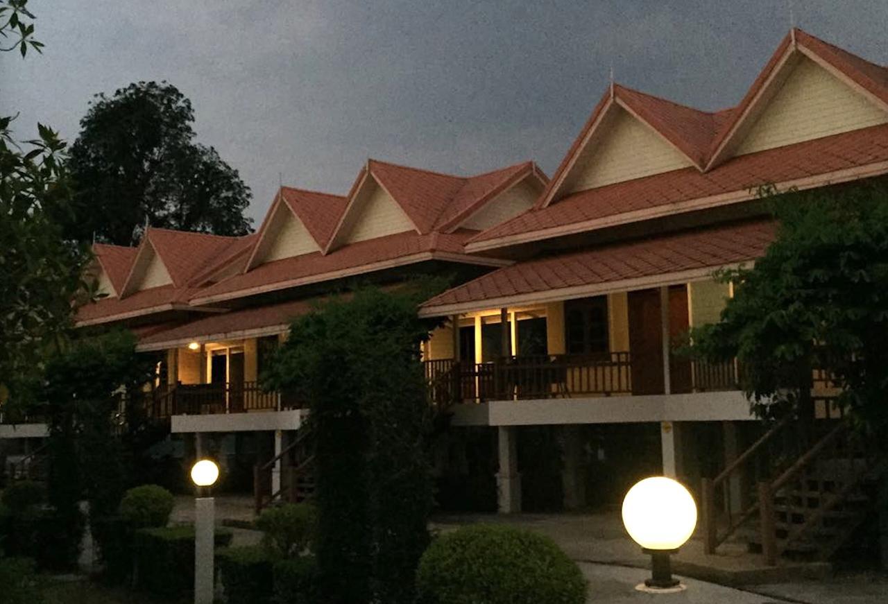 Maeping Mango Riverside Resort Kamphaeng Phet Luaran gambar